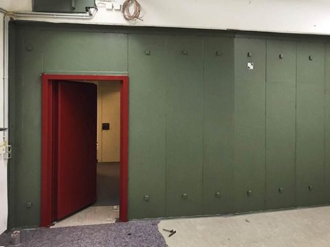 Green wall of a strongroom in modular construction